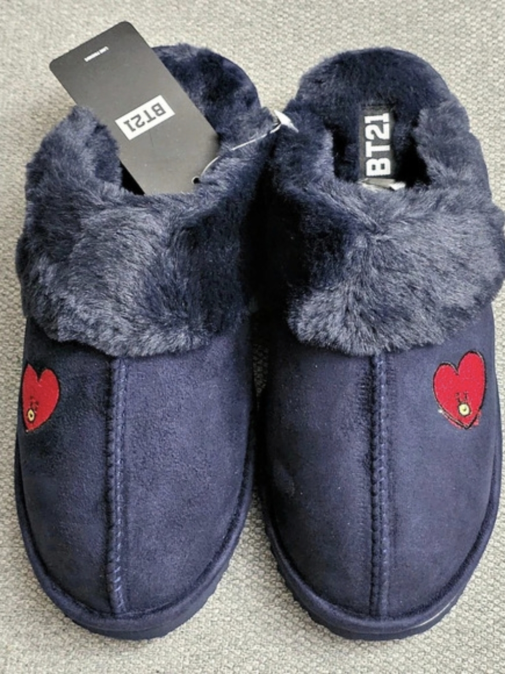 BT21 Tata Fuzzy Slippers (Size 250/US 8)